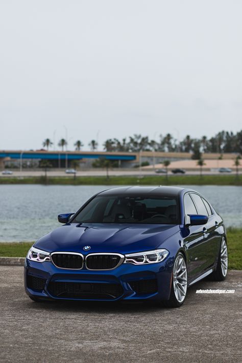 M5 Bmw Sports Car, Chip Foose, Resto Mod, Bmw Sport, Aesthetic Cool, Bmw Wallpapers, Car Organization, Aesthetic Car, Pimped Out Cars