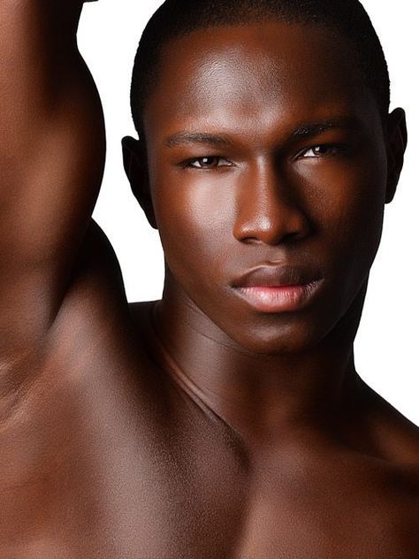 black man with perfect skin Black Male Models, Afro Men, Dark Skin Men, Dark Men, Corte De Cabelo Masculino, Black Man, Mens Skin Care, Male Face, Brown Skin