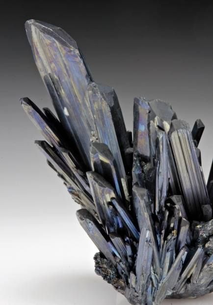 Stibnite The Crystals, Geology Rocks, Pretty Rocks, Beautiful Rocks, Rock Collection, Mineral Stone, Minerals And Gemstones, Rocks And Gems, Microsoft 365