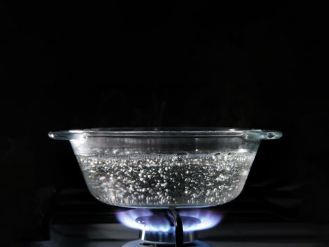 Everything you ever wanted to know about boiling water, vapor pressure, and cooking at altitude. Southern Baby, Easy Appetizers, Burn Mark, Shower Food, Family Handyman, Pyrex Glass, Baby Shower Food, Diy Car, Real Simple