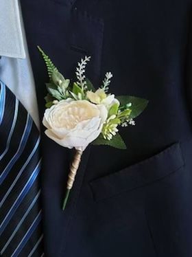 25th Wedding Anniversary Decorations, Spray Roses Boutonniere, Elegant Boutonniere, Silk Flower Boutonniere, Simple Boutonniere, Groom Buttonholes, Corsage And Boutonniere Set, Wedding Ambiance, Wedding Anniversary Decorations