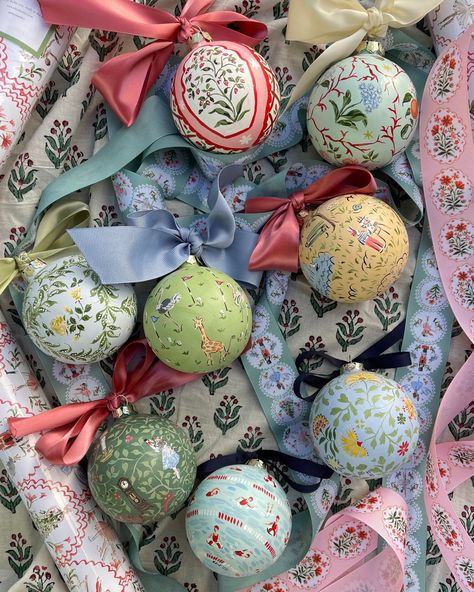 Riley Sheehey, Ornament Painting, Chinoiserie Christmas, Easter Egg Crafts, Hand Painted Decor, Painted Christmas Ornaments, Christmas Inspo, Christmas Wonderland, Painted Ornaments