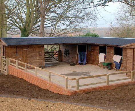 Stable construction - Chapelstone Stables, South of England | Chapelstone Equestrian Dream Barn Stables, Equestrian Stables, Livestock Shelter, Horse Farm Ideas, Equestrian Building, Barn Stalls, Horse Barn Ideas Stables, Construction Images, Horse Barn Designs