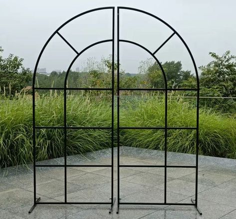 Metal Plant Stand Wedding, Metal Backdrop Stand, Modern Steel Gate Design, Wedding Flower Arch, Metal Backdrop, Black Wedding Flowers, Metal Wedding Arch, Rustic Wedding Backdrops, Steel Gate Design