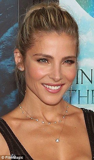 'Like most men, he likes me with no makeup:' Elsa Pataky revealed that Chris Hemsworth prefers her with less makeup (right) compared to her glam red carpet style (left) Elsa Pataky Makeup, Elsa Pataky Hair, Elsa Pataky Style, Stevie Nicks Young, Laura Vandervoort, Ideal Girl, Elsa Pataky, Alicia Vikander, Blonde Hair Shades