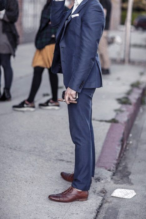 Gentleman Mode, Style Gentleman, A Man In A Suit, Man In A Suit, Navy Dress Pants, Leather Oxford Shoes, Sharp Dressed Man, Suit Style, Well Dressed Men