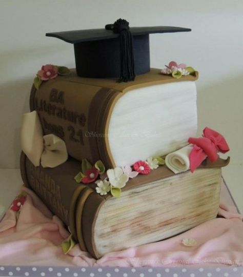 Beautiful Graduation Book Cake Graduation Books, Graduation Cake Ideas, Graduation Inspiration, Unique Cakes Designs, Graduation Book, How To Stack Cakes, Book Cakes, Stacked Books, Bow Cakes