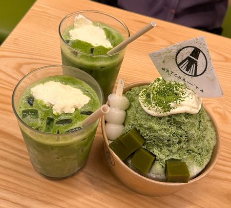 matcha japanese food japan Japanese Matcha Dessert, Matcha Food, Almond Daughter, Matcha Girl, Fav Drink, Matcha Aesthetic, Matcha Cafe, Strawberry Matcha, Matcha Dessert