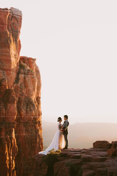 Destination Wedding Gift Bags, Red Woods, Destination Wedding Gifts, Sedona Elopement, Country Wedding Photography, Woods Wedding, Cathedral Rock, Sedona Wedding, Red Rocks