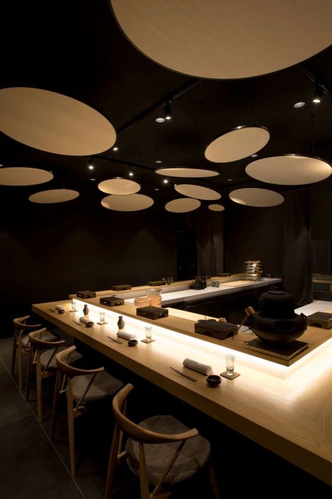 Omakase Bar Design, High End Sushi Restaurant, Fancy Sushi Restaurant, Sushi Bar Design Ideas, Japanese Bar Design, Sushi Restaurant Interior, Sushi Restaurant Design, Omakase Bar, Best Bar Design