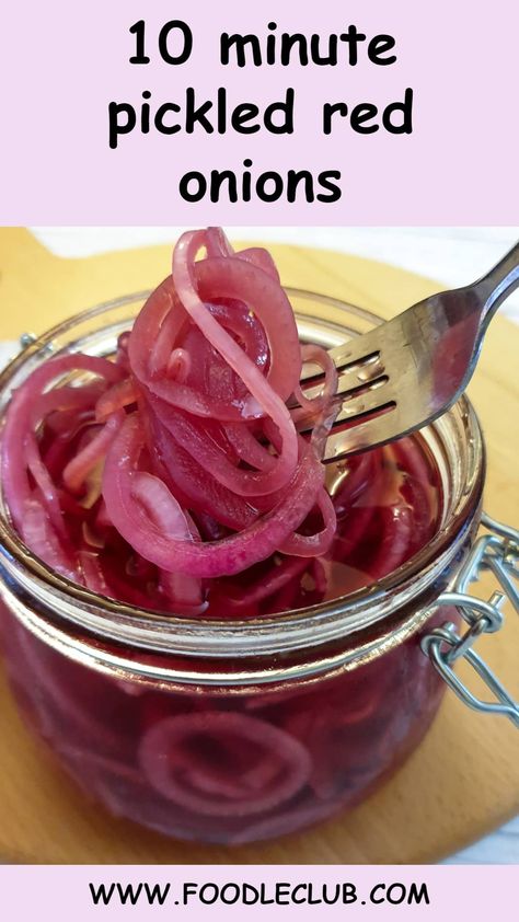 Easy Pickled Red Onions, Pickle Onions Recipe, Red Onion Recipes, Quick Pickled Red Onions, Quick Pickled Onions, Pickled Veggies, Pickled Red Onions, Onion Recipes, Pickled Onions