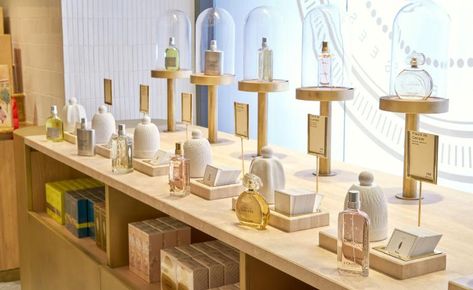 Laura Gonzalez, Fragrance Display, Fragrance Store, Concept Stores, Champs Élysées, Shop Displays, Perfume Display, Retail Displays, Shop Windows