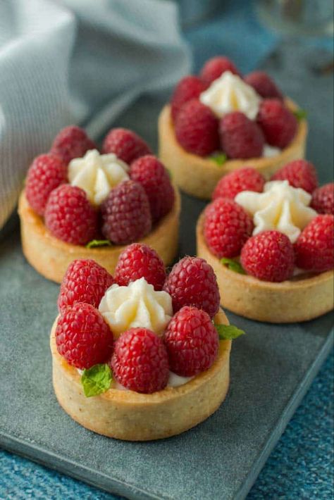 Raspberry Pie Recipe, Mini Tart Recipes, Tapas Recipes, Mini Tart, God Mat, Pastry Desserts, Fancy Desserts, Tart Recipes, Sweet Cakes