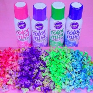 Make neon popcorn with food coloring spray! FUN! Neon Sweet 16, Bolo Neon, Unicorn Food, Neon Birthday Party, Smart School House, Glow Birthday Party, Bar A Bonbon, Jojo Siwa Birthday, Birthday Party Snacks