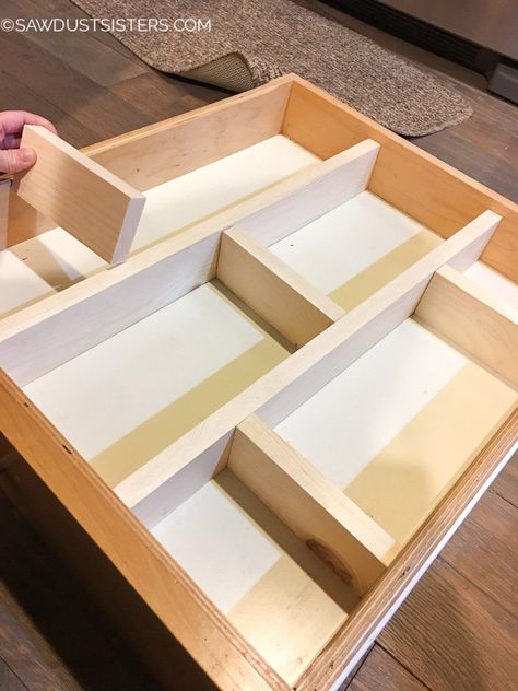 DIY Drawer Divider INSERTS! Brilliant! Diy Dresser Drawers, How To Make Drawers, Kitchen Drawer Dividers, Divider Cabinet, Diy Drawer Dividers, Diy Drawer Organizer, Craft Closet Organization, Junk Drawers, Butchers Block