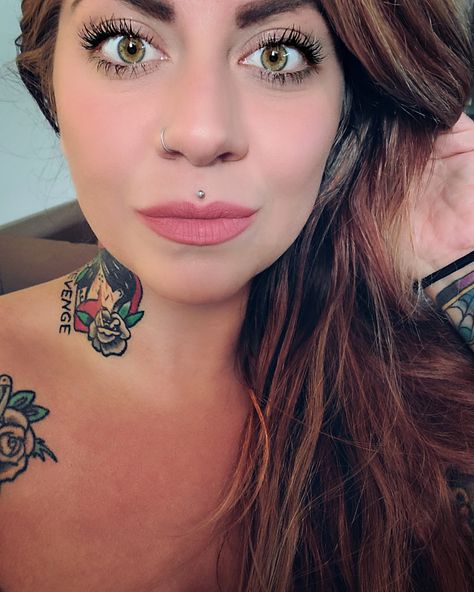 Medusa Piercing Small Lips, Small Medusa Piercing, Medusa Piercing Aesthetic, Medusa Lip Piercing, My Chemical Romance Tattoo, Romance Tattoo, Lips Piercing, Tattoo Medusa, Philtrum Piercing