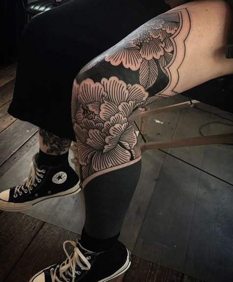 Black Sleeve Tattoo, Full Sleeve Tattoo Design, Blackout Tattoo, Tattoos Geometric, Full Body Tattoo, Leg Sleeve Tattoo, Full Sleeve Tattoos, Tattoo Cover-up, Black Ink Tattoos