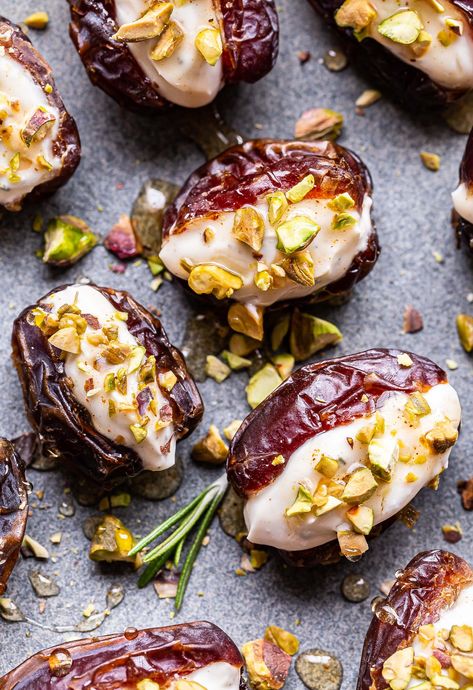 Goat Cheese Stuffed Dates, Cheese Stuffed Dates, Butternut Squash Recipes Roasted, Baked Appetizers, Baklava Cheesecake, Stuffed Dates, Easy To Make Appetizers, Goats Cheese, Date Recipes