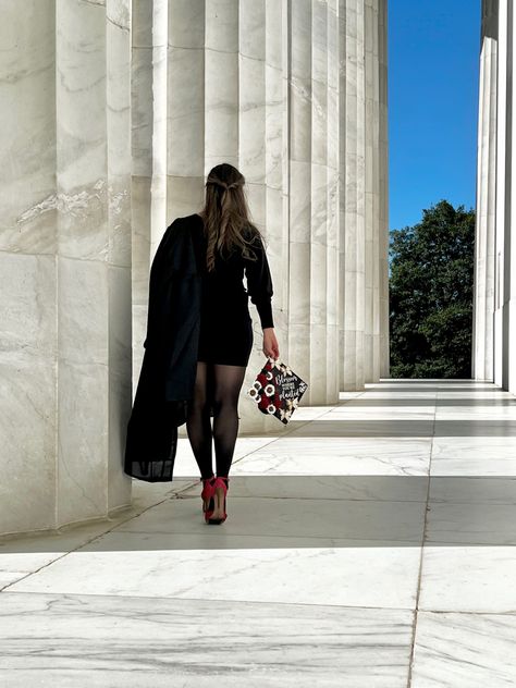 Lincoln Memorial Photoshoot, Bachelors Graduation, Graduation Shoot, Grad Shoot, Grad Outfits, Grad Pic, Graduation Portraits, Grad Photoshoot, Lincoln Memorial