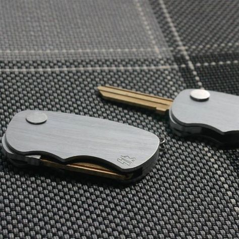 15 Creative Key Holders to Keep Your Keys Organized Old Key, Key Organizer, Edc Gear, Kydex, Key Design, Leather Key, Key Holder, Accessories Unique, Key Fob