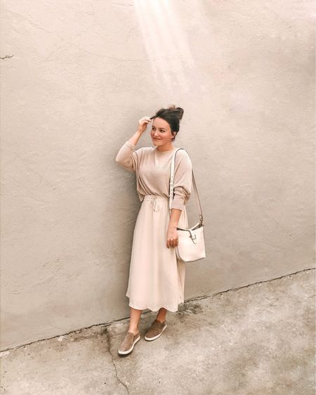 Courtney Toliver, Pentecostal Outfits, Calf Length Skirts, Modest Fits, Modest Fashion Outfits, Casual Summer Dresses, An Angel, My Favorite Things, Casual Summer Outfits