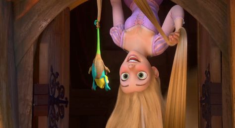 Hanging upside down and playing hide and seek with Rapunzel and Pascal Rapunzel Funny, Cinderella Characters, Rapunzel Disney, Frozen And Tangled, Disney Movies To Watch, Disney Nerd, Flynn Rider, Tangled Rapunzel, Disney Rapunzel