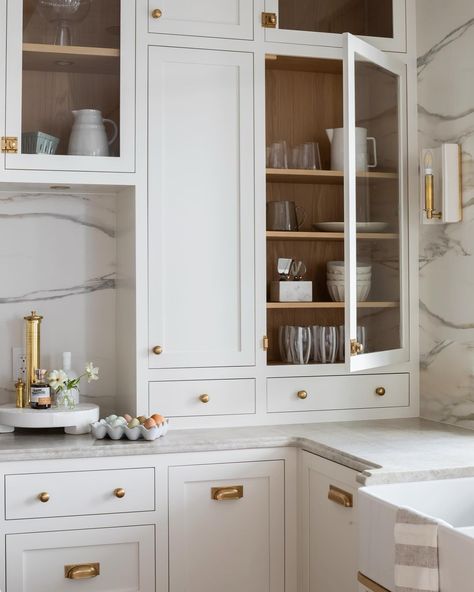 Monika Hibbs Home Store (@monikahibbshome) • Instagram photos and videos Built In Kitchen, Kitchen Wet Bar, Cabinet Trends, Bath Trends, Monika Hibbs, Kitchen Cabinet Trends, Pantry Remodel, Kitchen Redesign, Kitchen Cabinet Colors