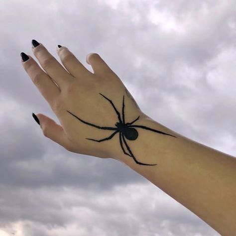 DOOMCORE TATTOO Cracow, Poland (@doomcoretattoo) • Instagram photos and videos Female Hand Tattoo, Tattoo Ideas Female Hand, Tattoo Main, Simple Hand Tattoos, Tato Flash, Henna Inspired Tattoos, Web Tattoo, Skin Drawing, Pretty Hand Tattoos