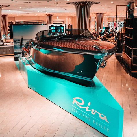 Boat Exhibition, Riva Iseo, Riva Boot, Riva Boat, Car Display, Boat Storage, Sales Office, Blue Space, Boat Design