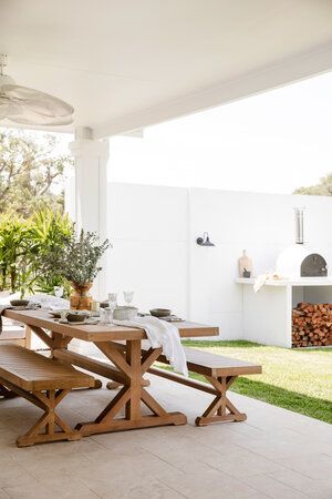 Alfresco Ideas Australia, Maroubra Beach, Backyard Entertaining Area, Alfresco Designs, Alfresco Decking, Luxury Outdoor Kitchen, Weatherboard House, Three Birds Renovations, Alfresco Area