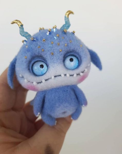 Needle Felted Monsters, Needle Felted Creatures, Felted Dragon, Steampunk Dolls, Felt Dragon, Felt Monster, Crazy Toys, Needle Felting Diy, Wet Felting Projects