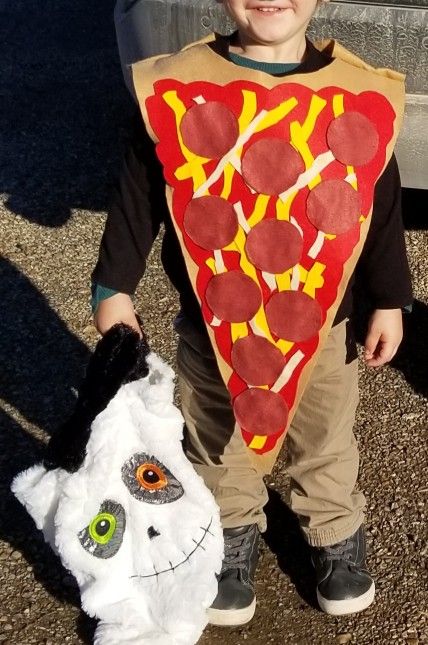 Pizza Halloween Costume, Halloween Costume Easy, Pizza Costume, Popcorn Costume, Diy Costumes Kids Boys, Cardboard Costume, Lego Costume, Felt Glue, New Halloween Costumes