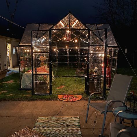 Greenhouse Sitting Area, Unique Greenhouse, Outdoor Sitting, Outdoor Sitting Area, Rooftop Design, Greenhouse Ideas, Home Greenhouse, Greenhouse Gardening, Farm Gardens