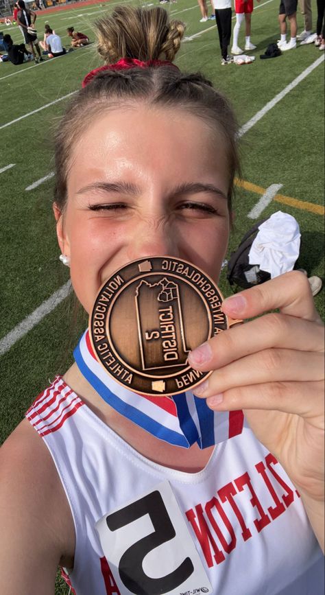 #track #medal Track And Field Medals, Track Medals Aesthetic, Medals Aesthetic, Medal Photography, Track Medals, Fields Medal, Track Aesthetic, Marathon Women, Marathon Photo