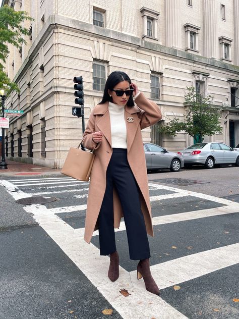 petite work outfit with boots uniqlo camel coat // how to style sock booties for the office Petite Coats For Women, Work Outfit With Boots, Sock Boots Outfit, Extra Petite Blog, Winter Work Outfit, Outfit With Boots, Extra Petite, Booties Outfit, Corporate Fashion