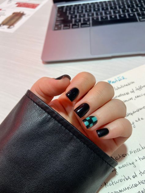 Demon Slayer Nail Designs Simple, Demon Slayer Nails Easy, Short Anime Nails Acrylic, Anime Short Nail Designs, Demon Slayer Nails Simple, Anime Nail Art Easy, Demon Slayer Nails Tanjiro, Demon Slayer Nails Short, Anime Nails Inspiration