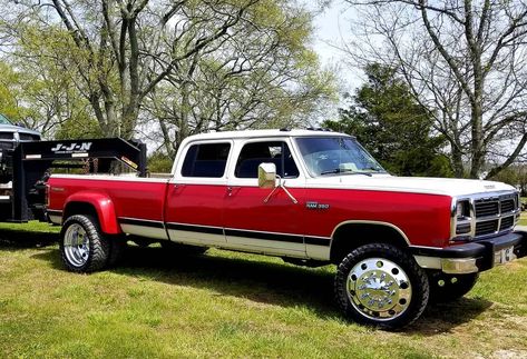 80's Dodge Crew Cab with Cummins and 90's Grill Cummins Dually, Ram Dually, Dodge Dually, Chevy Trucks Accessories, 1st Gen Cummins, American Muscle Cars Dodge, Dodge Ram Diesel, Dodge Diesel Trucks, Dodge Pickup Trucks