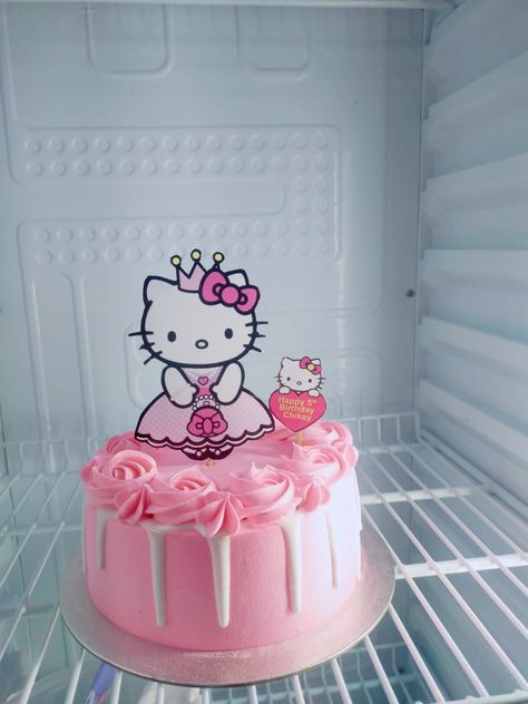 Hello Kitty Smash Cake, Hello Kitty Birthday Cake Buttercream, Hello Kitty Round Cake, Hello Kitty Mini Cake, Hello Kitty Cakes Ideas, Hello Kitty Cakes Birthday, Hello Kitty Cake Ideas Birthdays, Hello Kitty Cake Design Birthday, Simple Hello Kitty Cake Design