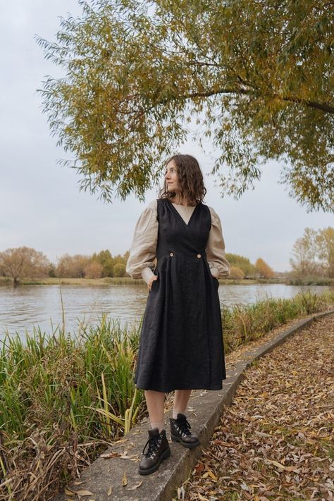 Black Linen Pinafore Dress Dark Academia Wrap Dress Linen - Etsy Australia Cottage Core Midsize, Midsize Modest Outfits, Midsize Dark Academia, Sundress Outfit Aesthetic, Dark Cottage Core Outfits, Dark Academia Summer Outfits, Dark Academia Outfit Plus Size, Cottage Core Academia, Summer Outfits Modest