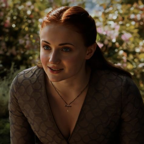 Sansa Stark Icon, Jay Pritchett, Sansa Stark Icons, Sansa And Sandor, Game Of Thrones Sansa Stark, Daeron Targaryen, Game Of Thrones Sansa, Queen In The North, Natural Red Hair