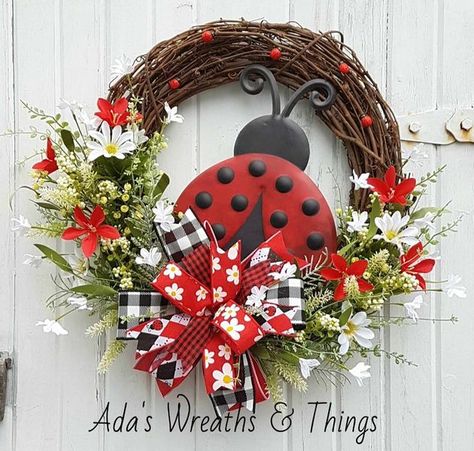 Ada's Wreaths & Things Floral Crafts, Ladybug Wreath, Entryway Door, Vine Wreath, Diy Wreaths, Floral Craft, Diy Crafts To Do, Front Door Decor, Diy Wreath