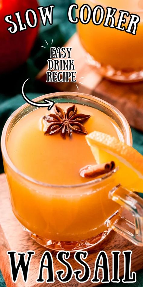 Hot Wassail Recipe, Wassail Recipe Crockpot, Wassail Recipe Easy, Hot Apple Cider Recipe, Warm Holiday Drinks, Apple Cider Juice, Wassail Recipe, Cider Drinks, Crockpot Hot Chocolate