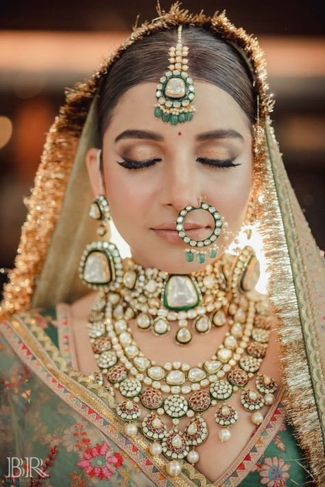 Polki Bridal Jewellery Polki Bridal Jewellery, Polki Jewellery Brides, Emerald Jewellery, Bridal Jewellery Design, Friend Poses Photography, Poses Photography, Polki Jewellery, Friend Poses, Bridal Jewellery