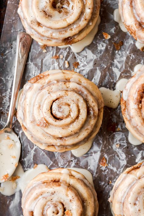 Orange Cardamom Cinnamon Rolls, Cinnamon Rolls Orange, Orange Cardamom Buns, Dessert Rolls Recipe, Cinnamon Rolls Fall, Cinnamon Cardamom Rolls, Cardamom Cinnamon Rolls, Cinnamon Orange Rolls, Fun Cinnamon Rolls