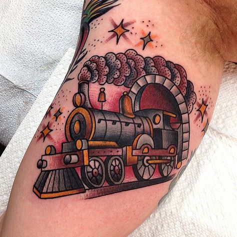 trains. Hogwarts Express Tattoo, Steam Train Tattoo, Train Tattoos, Train Tattoo, Americana Tattoo, Hp Tattoo, Harry Potter Tattoos, Harry Potter Tattoo, Make Tattoo