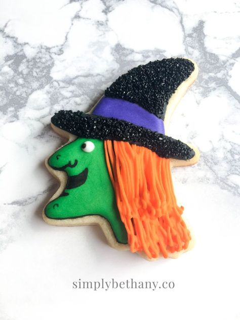 Witch Cookies Decorated, Witches Faces, Halloween Witch Cookies, Face Cookies, Halloween Sugar Cookies Decorated, Witch Cookie, Cookies Halloween, Cookie Pictures, Halloween Cookies Decorated