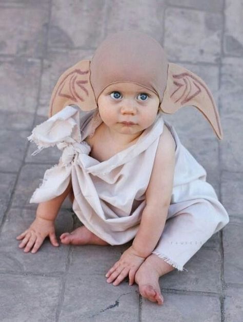 19 Babies Who Made                                                                                                                                                                                 More Dobby Costume, Baby Harry Potter, Diy Fantasia, Dobby Harry Potter, Baby Kostüm, Unique Halloween Costumes, Diy Halloween Costume, Elf Costume, Elf House