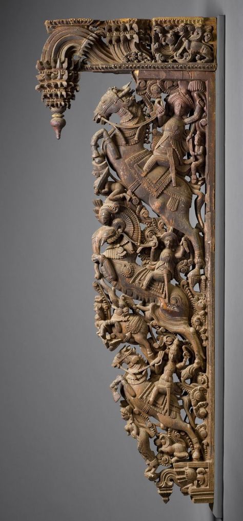 Desain Pantry, Wooden Brackets, Ancient Indian Architecture, Indian Interiors, Indian Home Interior, Pooja Room Door Design, Pooja Room Design, Indian Sculpture, Room Door Design