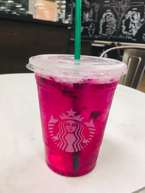 Dragon Starbucks Drink, Dragon Fruit Lemonade Starbucks, Starbucks Drinks Dragon Fruit, Starbucks Dragon Fruit Refresher, Dragon Fruit Refresher Starbucks, Dragon Fruit Refresher, Refresher Starbucks, Dragon Fruit Drink, Dragon Fruit Lemonade