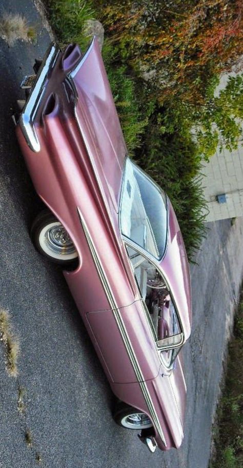 Pink Impala, Hot Rods Cars Muscle, Old Vintage Cars, Porsche Sports Car, Pink Cadillac, Japon Illustration, Old Classic Cars, Pink Car, Classy Cars